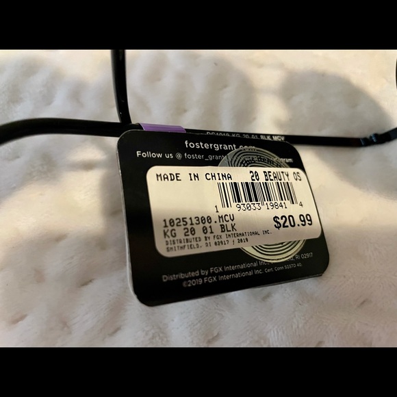 Black and bedazzled Foster Grant Scratch and Impact Resistant sunnies - Picture 3 of 3